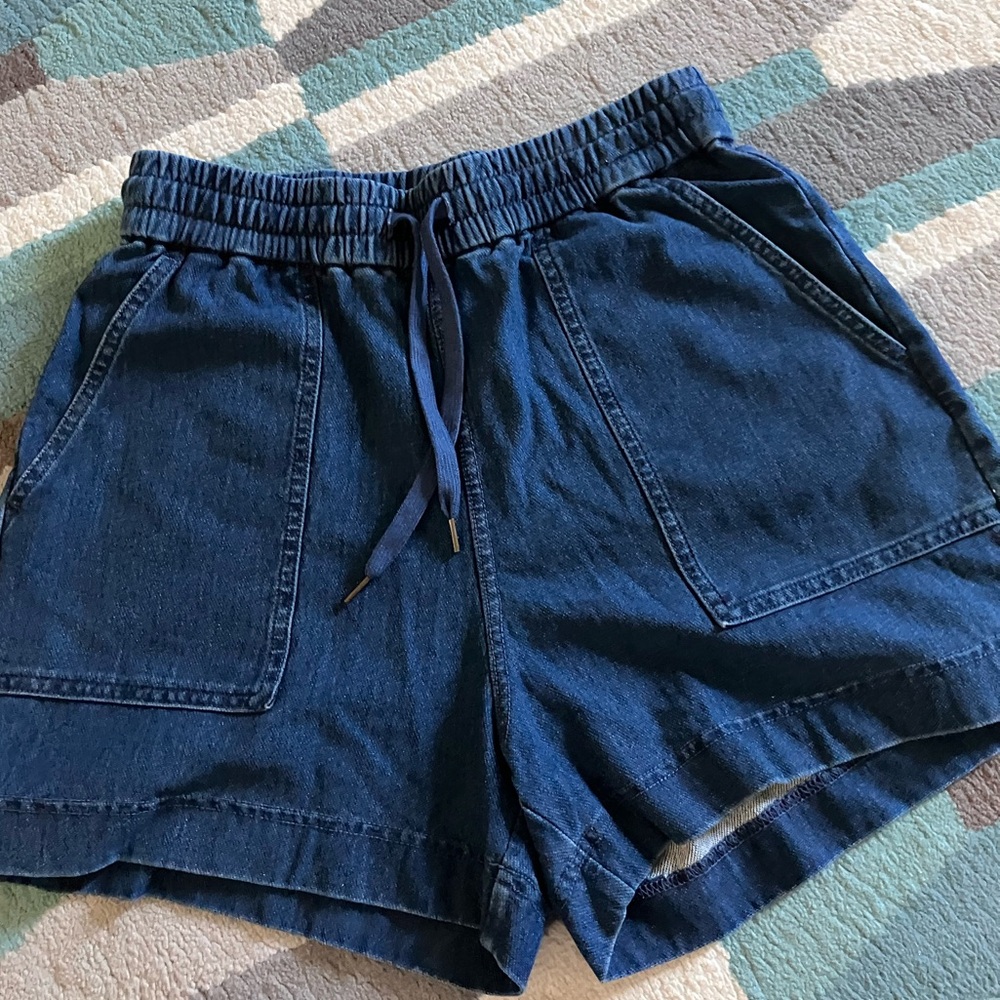 Cute dark wash shorts